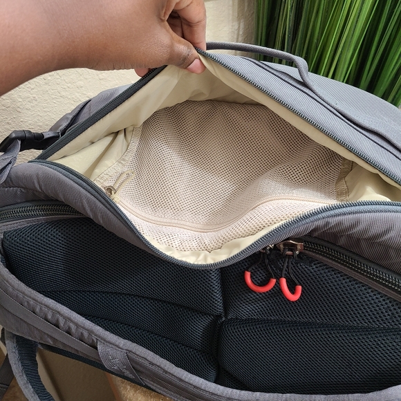 Umpqua Deadline 3500 Wet Dry Multi Purpose Duffle Bag Fly Fishing - Picture 10 of 13